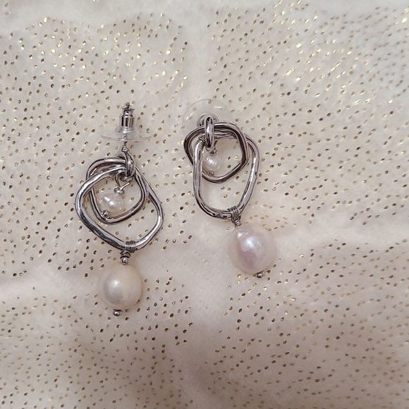 Double dangle and pearl earrings - Picture 3 of 4